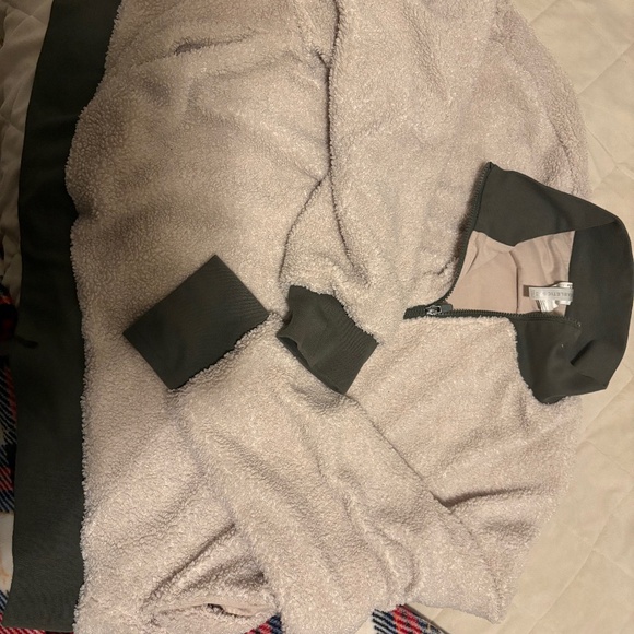 Fabletics sweater - Picture 1 of 1